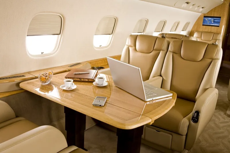 الطائرات الخاصة في 2014 أسلوب حياة أم مكتب طائر؟