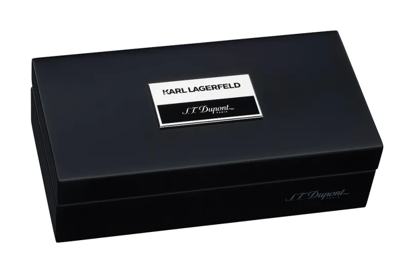 ثلاثة أساليب مختلفة للكتابة: المجموعة الرقمية من كارل لاغرفيلد ل S.T. دوبونت