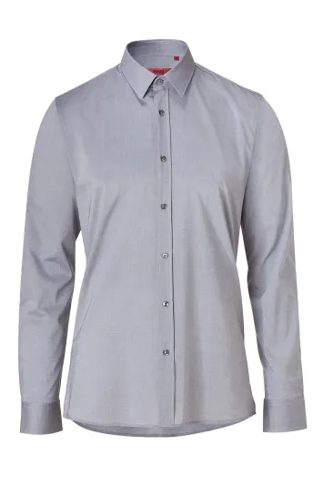 اللون الرمادي يأخذك من النهار الى الليل بأناقة كاملة  