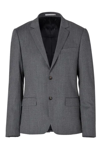 اللون الرمادي يأخذك من النهار الى الليل بأناقة كاملة  