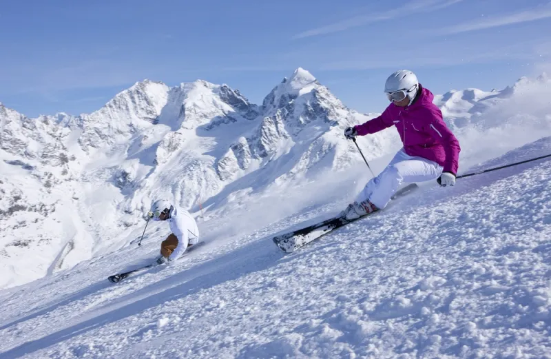 سان موريتزأنجادين: جوهرة مناطق جبال الألب وجنة الرياضات الثلجية