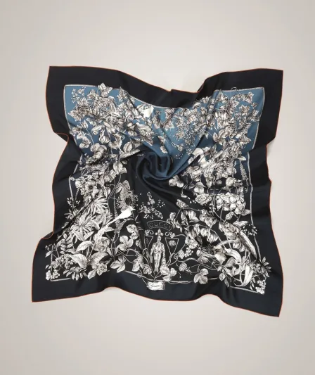 موضة منديل الحرير تعود الى بدلات الرجال