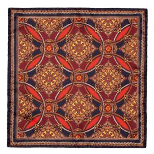 موضة منديل الحرير تعود الى بدلات الرجال