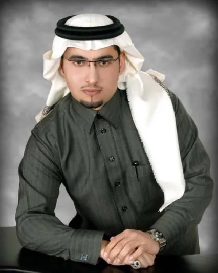 سعودي يقتحم «سواحل الطليان» بشعره 