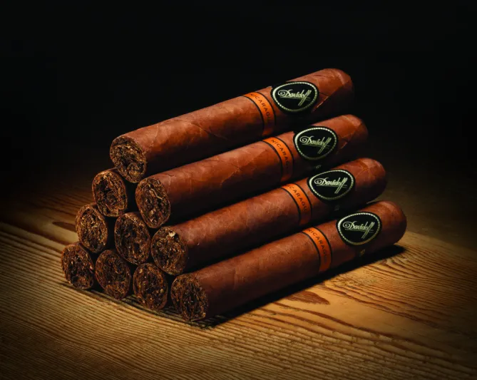 إطلاق مميز لمجموعة سيجار دافيدوف نيكاراغوا في دبي