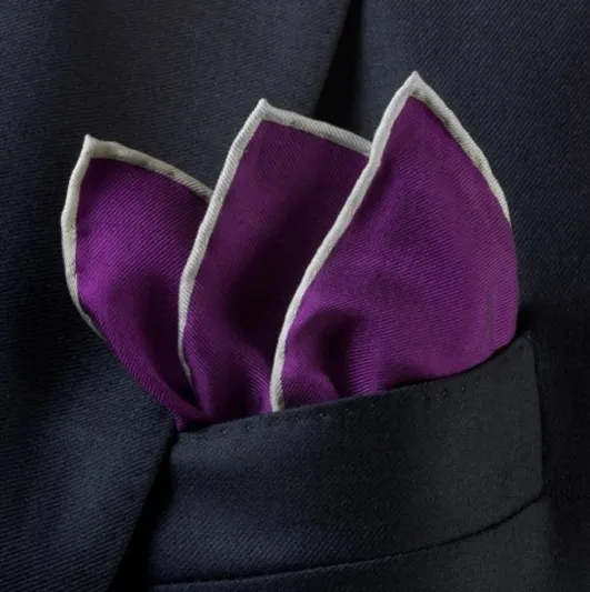 موضة منديل الحرير تعود الى بدلات الرجال