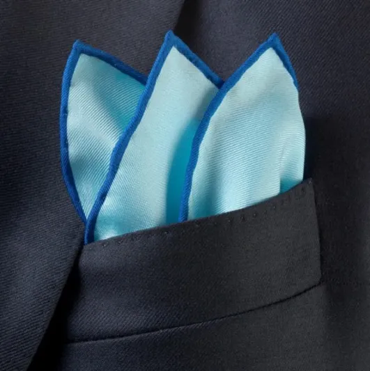 موضة منديل الحرير تعود الى بدلات الرجال