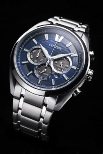 "سيتيزن" تحث الخطى نحو عالم الساعات الفاخرة