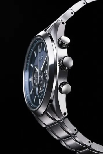 "سيتيزن" تحث الخطى نحو عالم الساعات الفاخرة