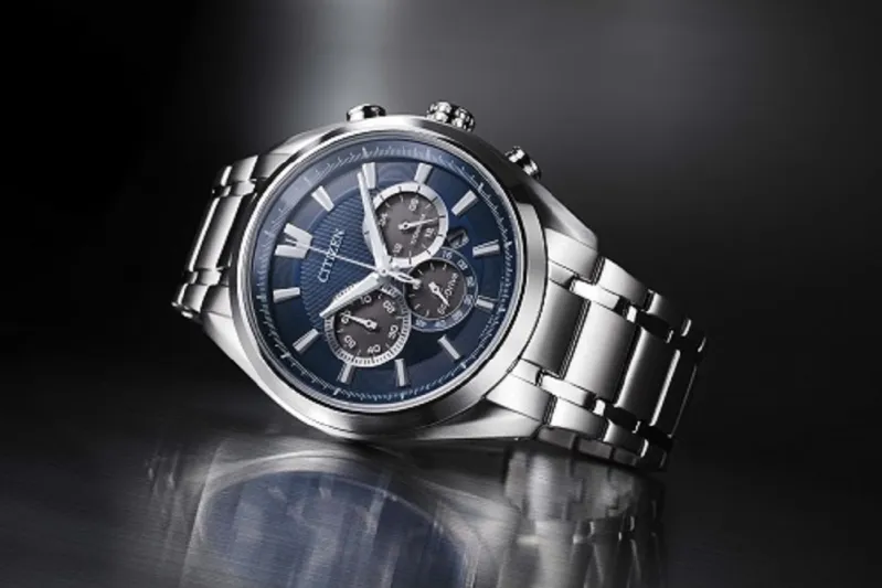 "سيتيزن" تحث الخطى نحو عالم الساعات الفاخرة