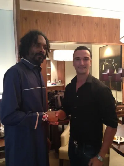 المصمم حاتم العقيل لـ"الرجل" : نقلت الثوب السعودي الى كل انحاء العالم.