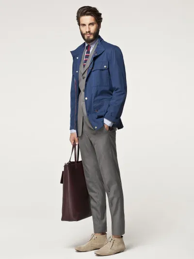 "كارولينا هيريرا" تعيد الى الاذهان رَجل الخمسينات 