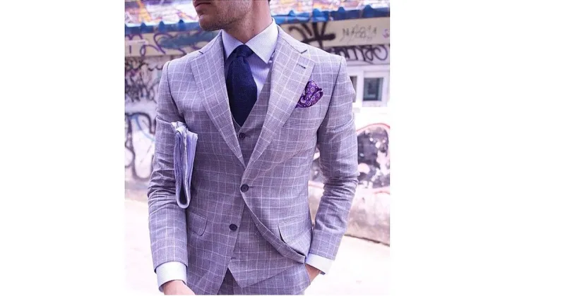 بالصور: 5 مفاتيح لاختيار منديل الجيب 