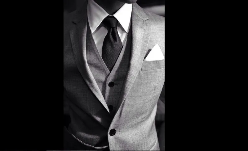 بالصور: 5 مفاتيح لاختيار منديل الجيب 