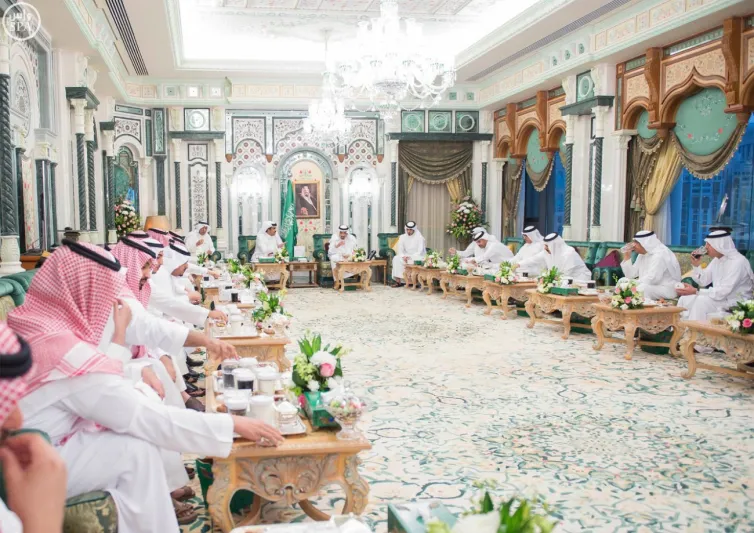 بالصور:حفل إفطار الملك سلمان إكراما للشيخ تميم أمير قطر 