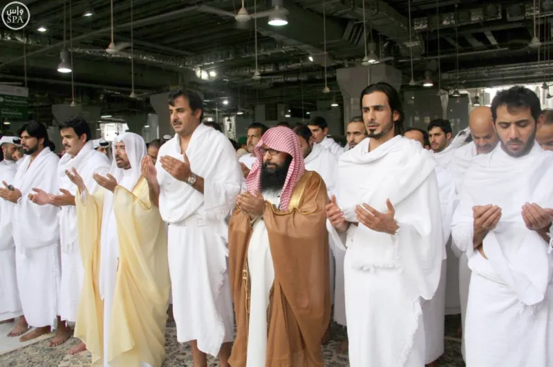 بالصور:حفل إفطار الملك سلمان إكراما للشيخ تميم أمير قطر 