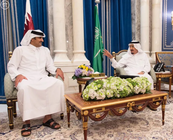 بالصور:حفل إفطار الملك سلمان إكراما للشيخ تميم أمير قطر 