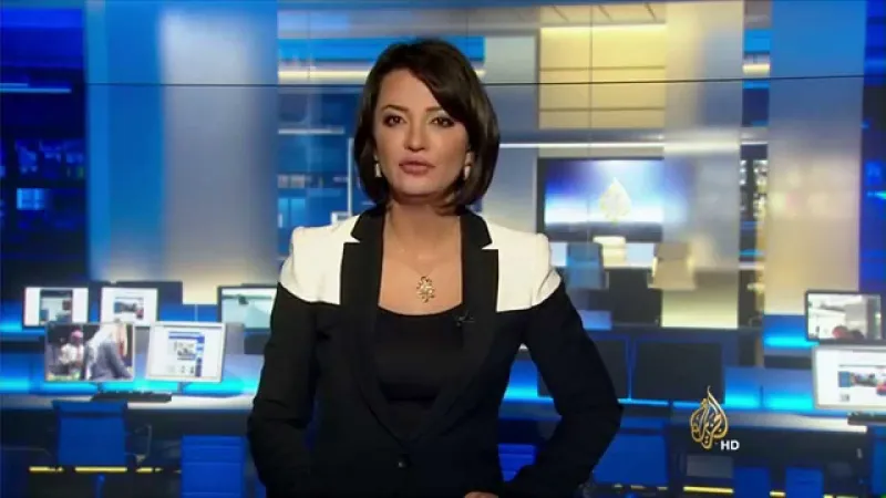 غادة عويس تشبه عمرو أديب بالمهرج الأقرع!