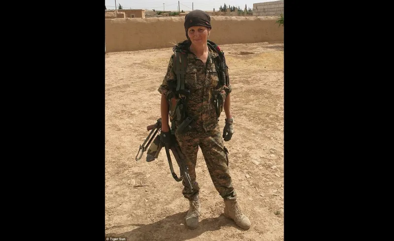 بالصور:من عرض الازياء الى قتال داعش... اما السبب فلا يصدّق!