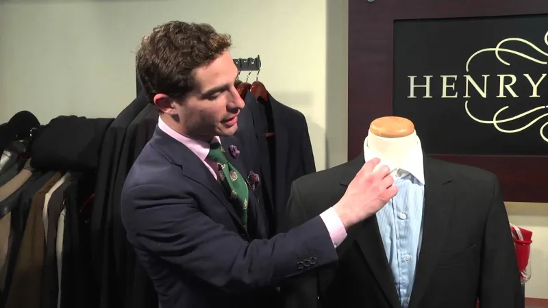 فن اختيار لون القميص المناسب للبدلة