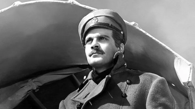 صور نادرة للفنان العالمي عمر الشريف 