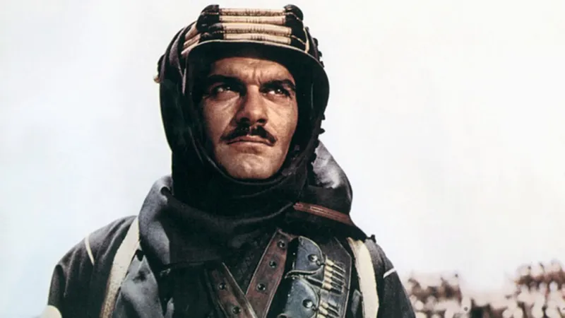 صور نادرة للفنان العالمي عمر الشريف 