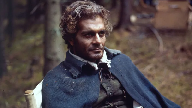 صور نادرة للفنان العالمي عمر الشريف 