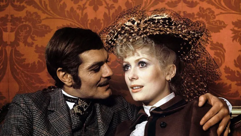 صور نادرة للفنان العالمي عمر الشريف 