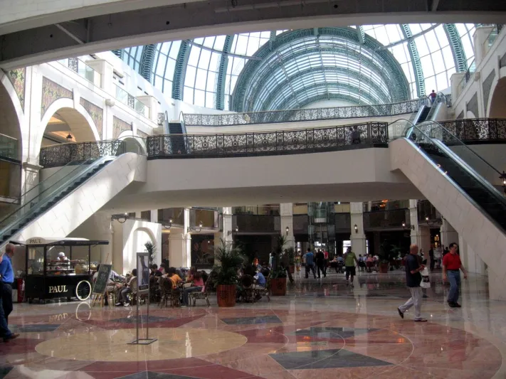 بالصور: أكبر متجر لأبل في العالم قد يكون في مول الإمارات 