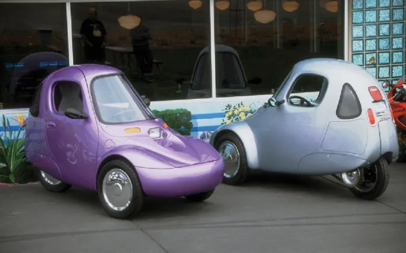 بالصور.. “Electrameccanica سبارو” سيارة كهربائية ب3 عجلات