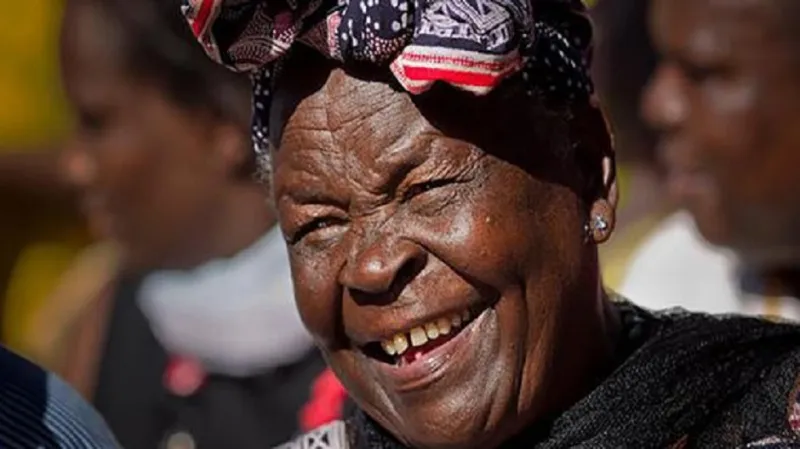 جدة أوباما: لو زارنا الرئيس الأمريكي فسنذبح له "بطة"