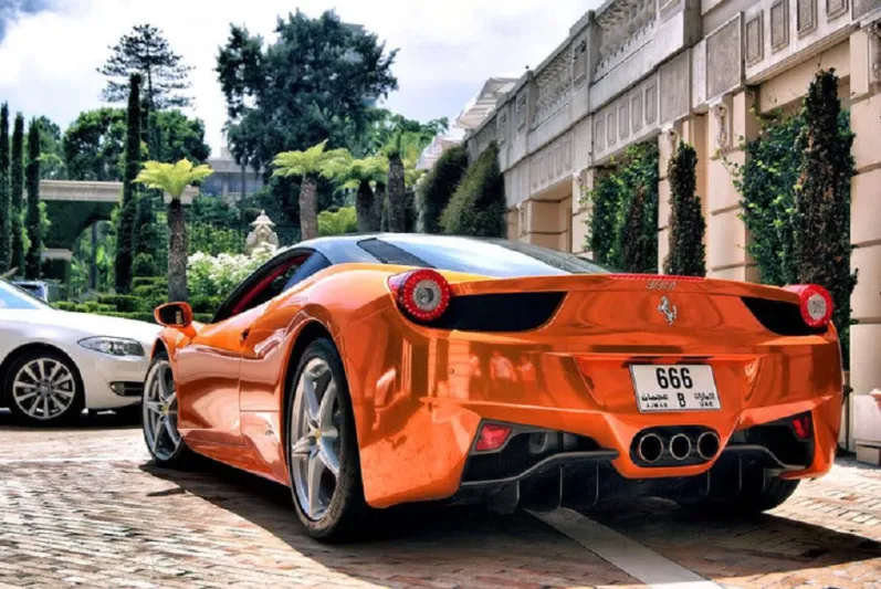 هل يجب عليك دفع ضرائب إذا شحنت سيارتك من الإمارات إلى بريطانيا؟