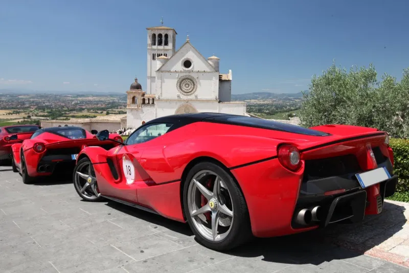 خبراء استثمار: كلاسيكيات فيراري زادت في القيمة سبعة اضعاف!