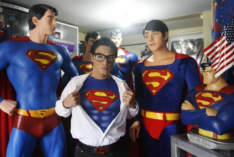 بالصور: 23 عملية تجميل ليبدو كسوبرمان 