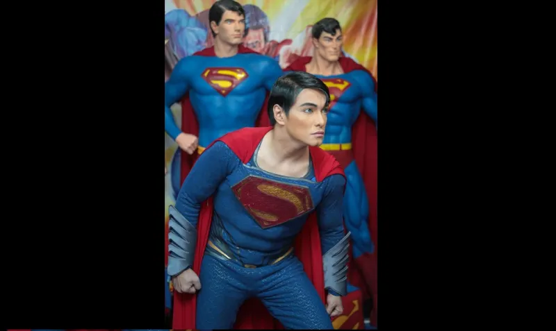 بالصور: 23 عملية تجميل ليبدو كسوبرمان 