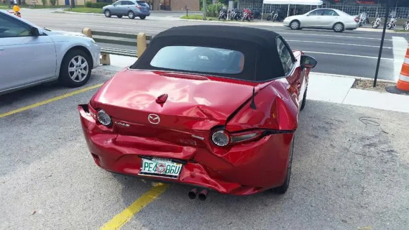 صور.. أول مازدا MX-5 تتعرّض لحادث بعد بيعها بدقائق قليلة