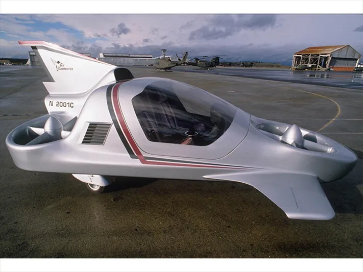 بالصور - سيارة تطير بـ 71500 دولار