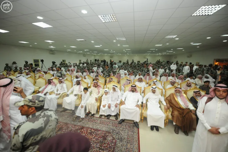 بالصور: نائب خادم الحرمين الشرفين يتفقد مسجد عسير 