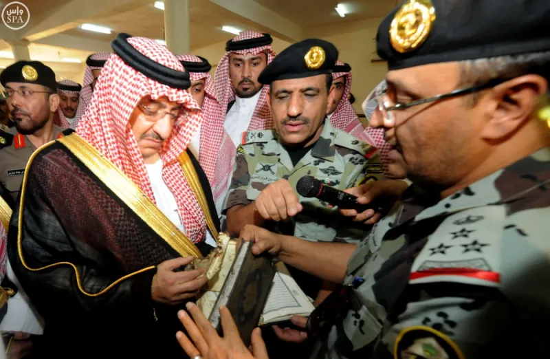 بالصور: نائب خادم الحرمين الشرفين يتفقد مسجد عسير 