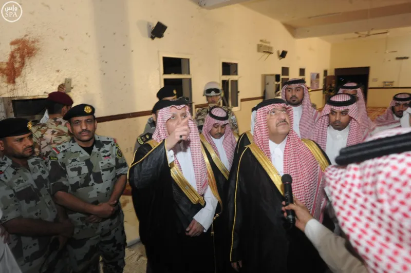 بالصور: نائب خادم الحرمين الشرفين يتفقد مسجد عسير 