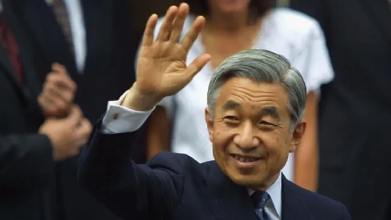 إمبراطور اليابان: نادم