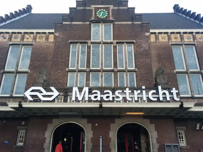 مايسترخت: مدينة المفاجئات بالصور 