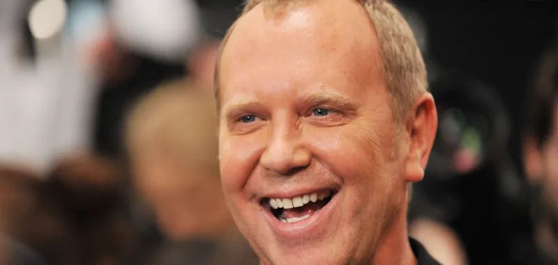 المصمم العالمي مايكل كورس لـ "الرجل" :  المظهر المثالي غير محبب دائما