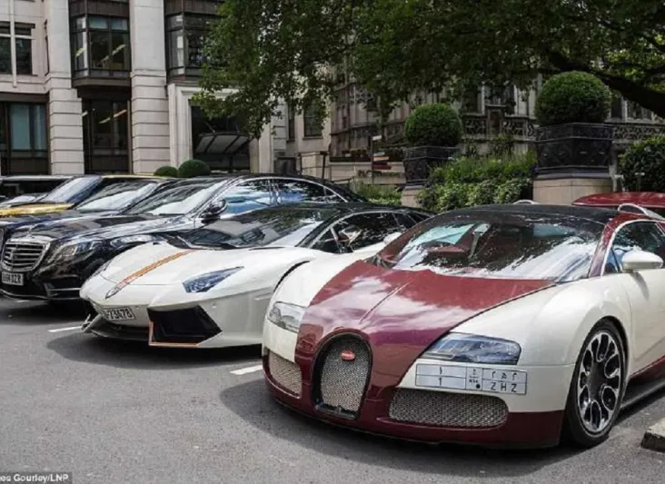 40 ألف إسترليني لشحن السيارات ومئات الآلاف لطلائها بالذهب.. كم تكلف رحلات أثرياء العرب إلى لندن؟