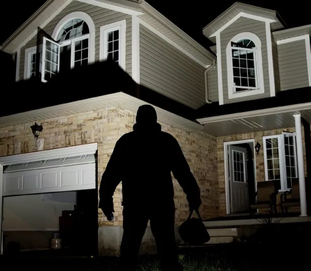 لصوص "أذكياء" يقيمون حفل زفاف لسرقة شقة