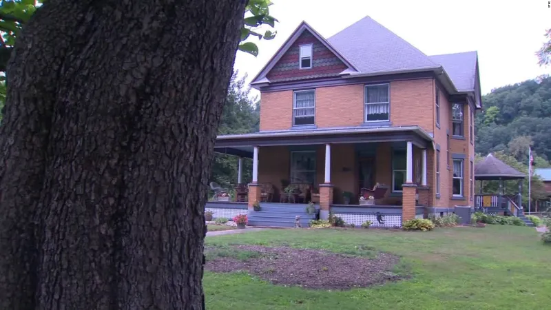 بالصور: منزل "صمت الحملان" للبيع مقابل هذا المبلغ