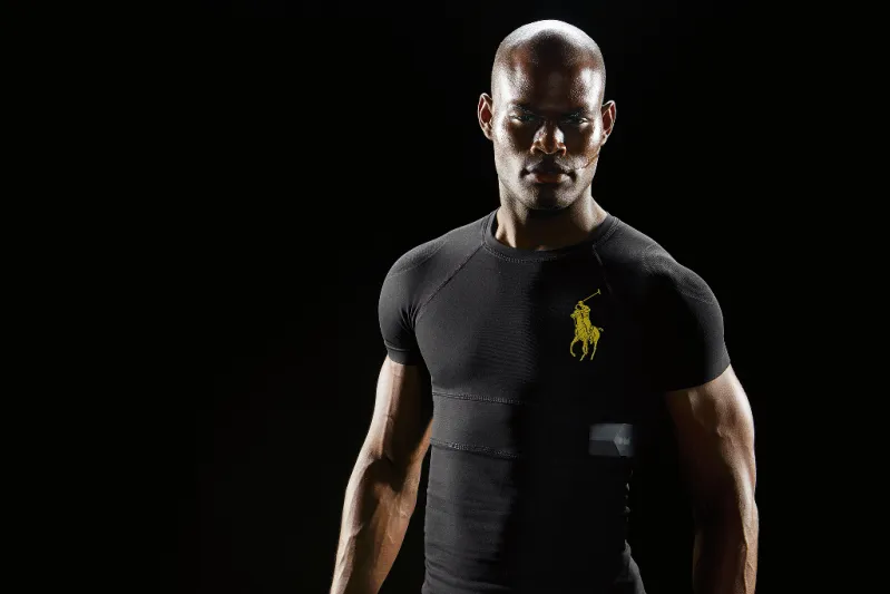 بالصور: لن تصدق مزايا هذا القميص الذكي من "رالف لورين" 