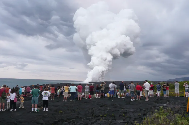 بالصور: هاواي "تغلي" ببركانها