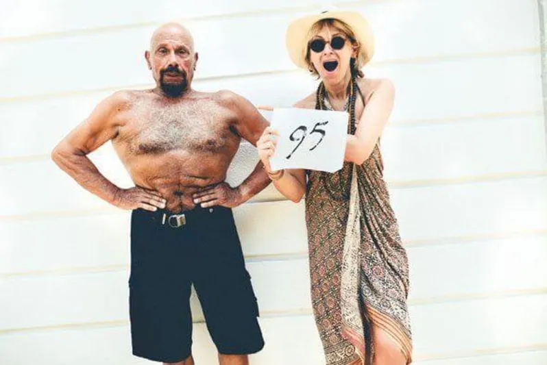 بالصور: هل يبدو أن عمره  95 عاما ؟