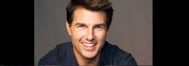 تمشيطة الشعر الجانبية... عنوان الجاذبية وخيار المشاهير